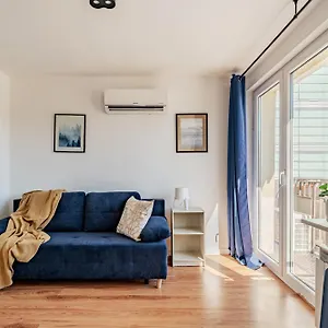 https://tk-aparts-panska.warsawhotelspoland.com